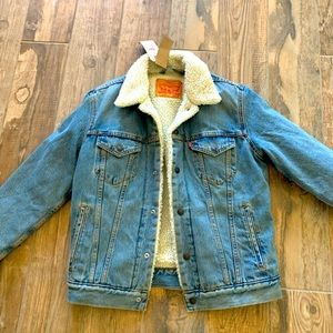 Levi’s shearling denim jacket, Mens fit, size small. New with tags.